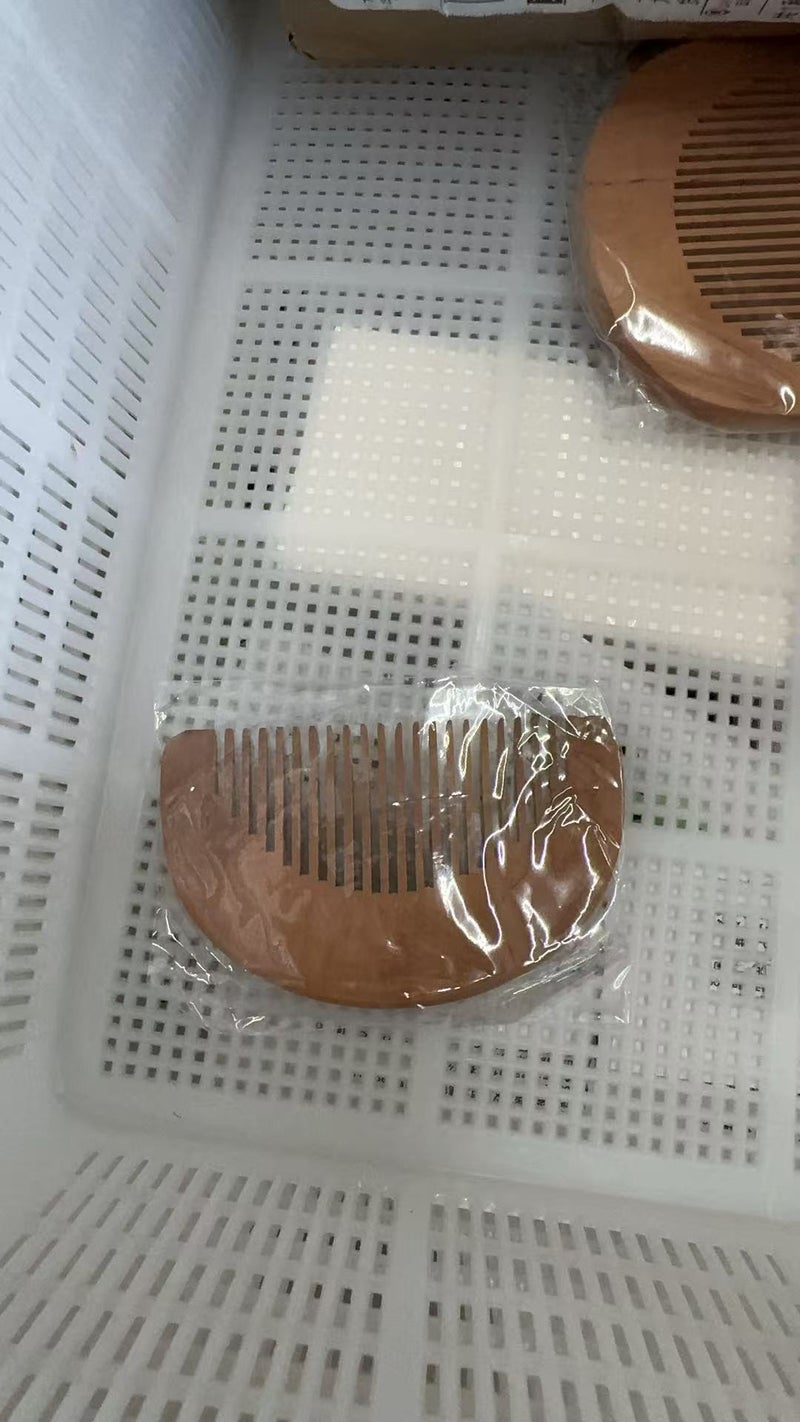 1pcs Trendy Hair Engraved Natural Peach Wood Wooden Comb Anti-static Beard Comb Tool